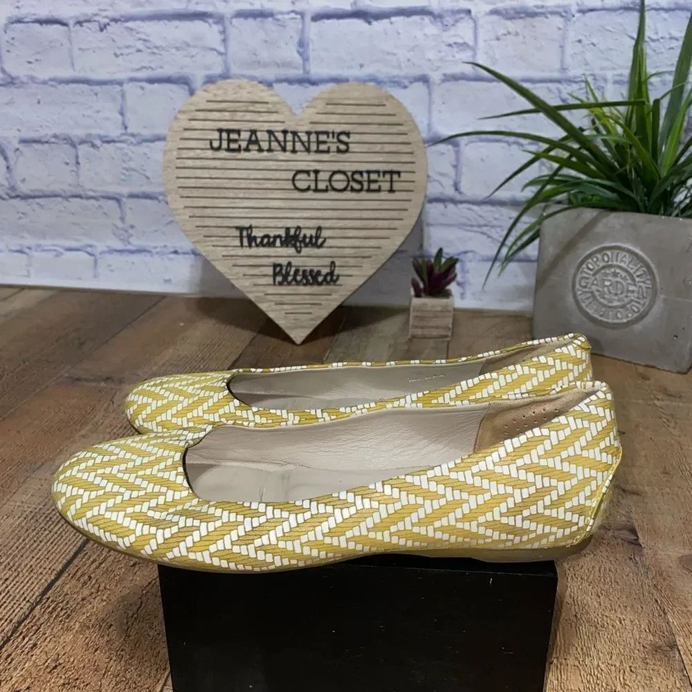SAS Lacey - Ballet Flat
Color: Chevron Yellow